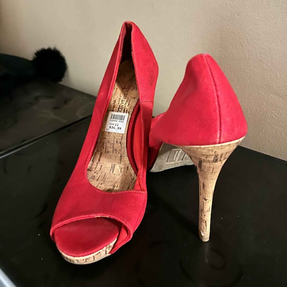 Brand New Christian Siriano Peekaboo Red Pumps